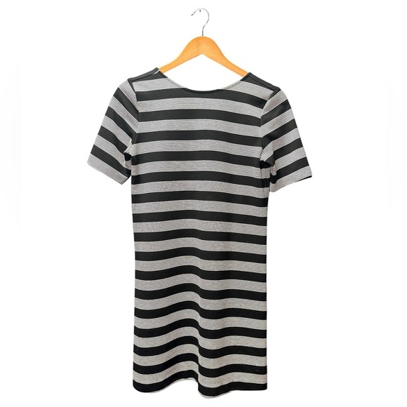 GAP Dresses & Skirts - GAP Womens Black White Striped T Shirt Dress XS Short Sleeve Casual